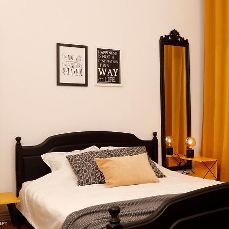 Bohemian Central Concept Studio Boekarest Buitenkant foto